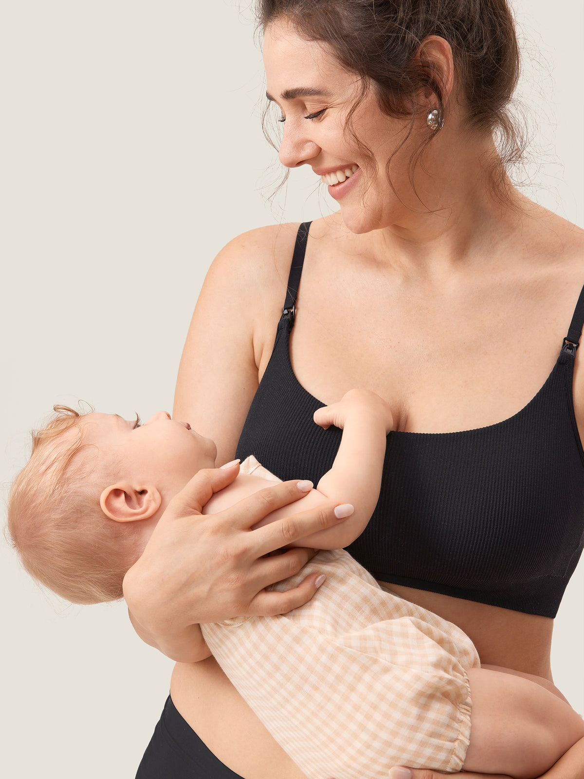 MOMANDA Women's Ribbed Scoop Nursing Bralette Black @model_info:Nursing